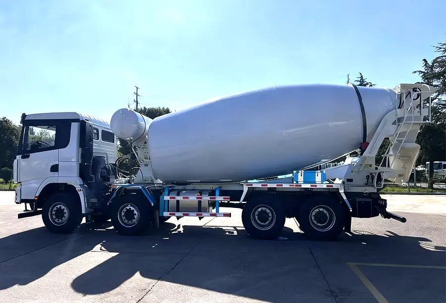 Shacman X3000 8×4 Mixer Truck