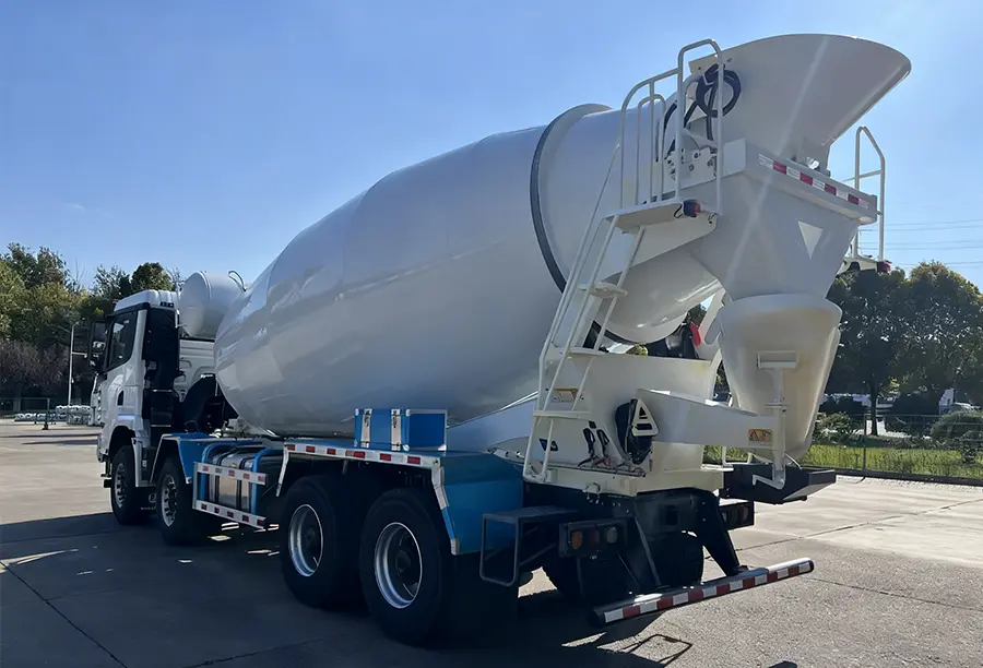 Shacman X3000 8×4 Mixer Truck