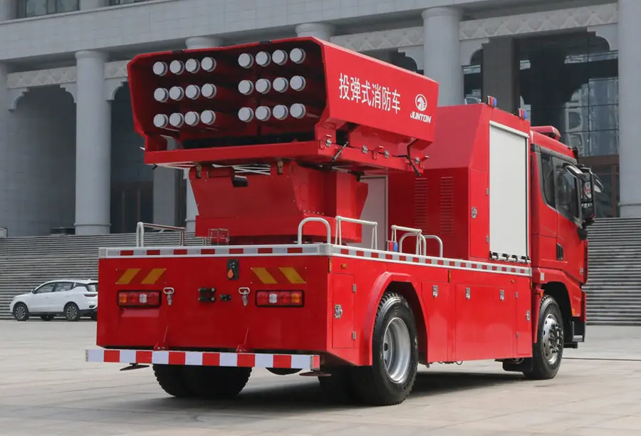 Shacman X3000 Bomb-Throwing Fire Truck